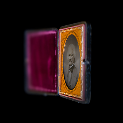 Wendel White Folding Time