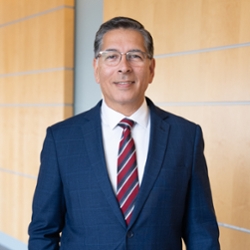 Joe Cardona B'89, M'96, EdD'07
